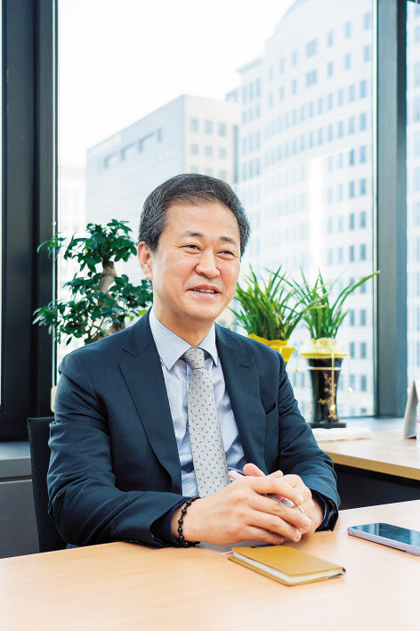 박태영 효성중공업 글로벌영업 총괄(전무)이 헤럴드경제와 인터뷰를 하고 있다. [효성중공업 제공]