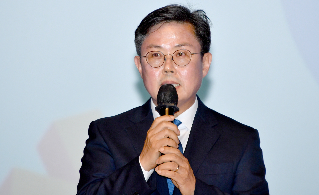지난 4월 25일 오전 광주 서구 광주시청 대회의실에서 제22대 국회의원 선거 광주지역 당선인 초청 행사가 열리고 있다. 안도걸 광주 동구남구을 당선인이 포부를 밝히고 있다. [뉴시스]