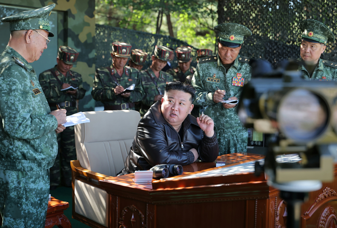 김정은, 尹대통령 겨냥 “온전치 못한 사람” 막말