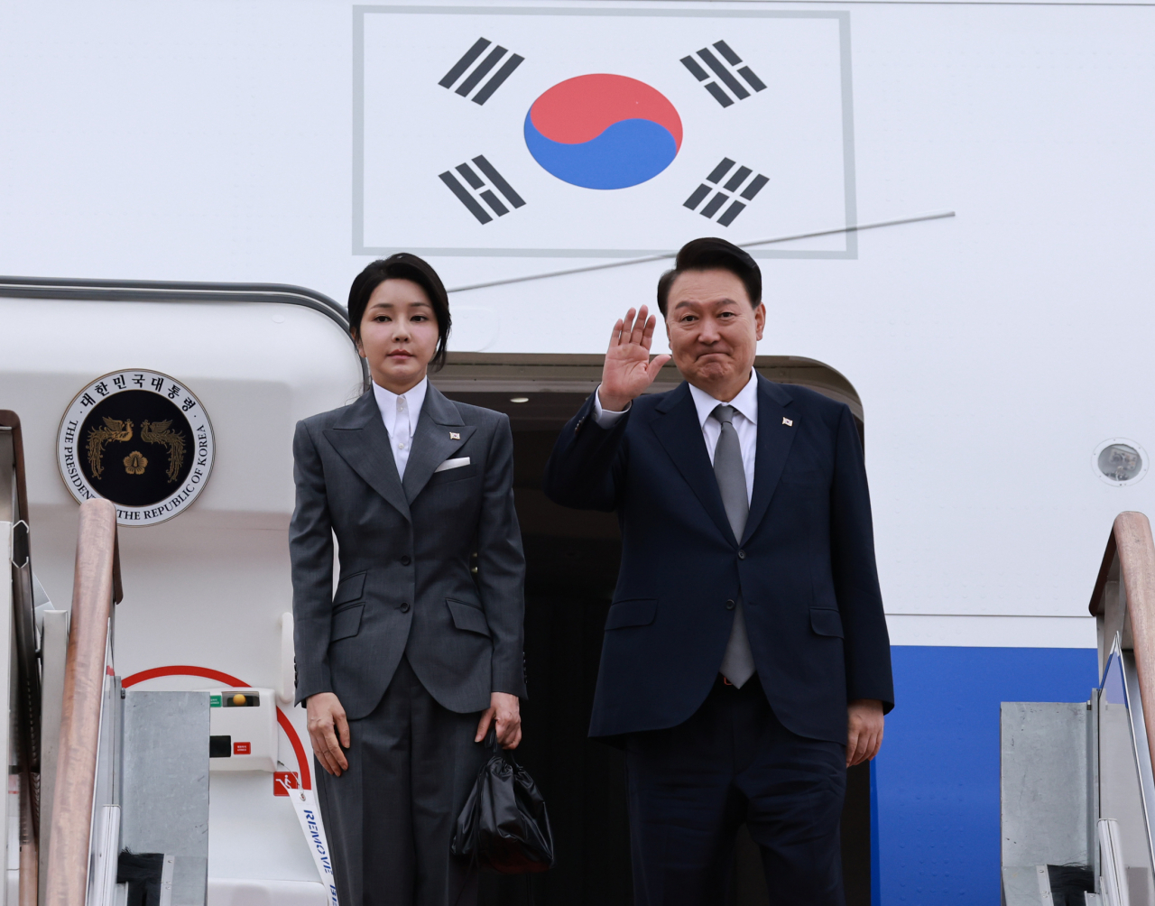 尹대통령, 아세안정상회의 참석 등 동남아 3국 순방차 출국