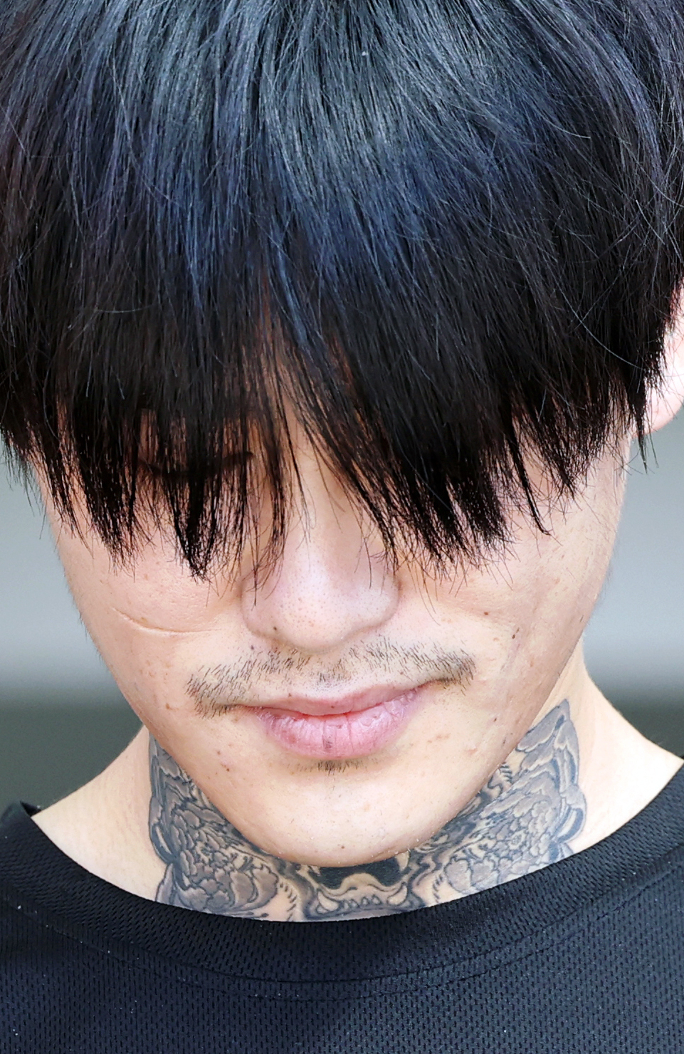 살인 혐의를 받는 박대성(30)이 지난 4일 오전 전남 순천경찰서에서 검찰로 송치되는 모습. [연합]
