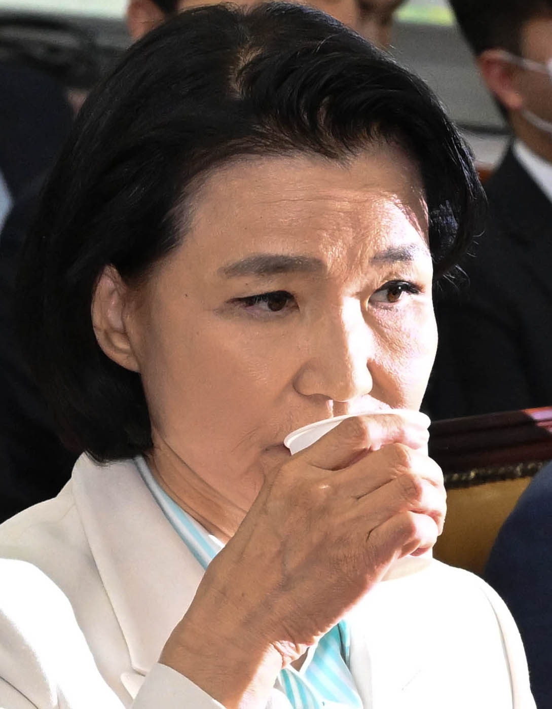 이진숙 방송통신위원회 위원장이 7일 오후 서울 여의도 국회에서 열린 과학기술정보방송통신위원회 국정감사에서 물을 마시고 있다. 임세준 기자