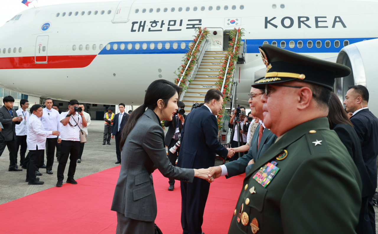 尹, 필리핀 ‘원전 활로’ 찾고 싱가포르로…공급망 협력 모색