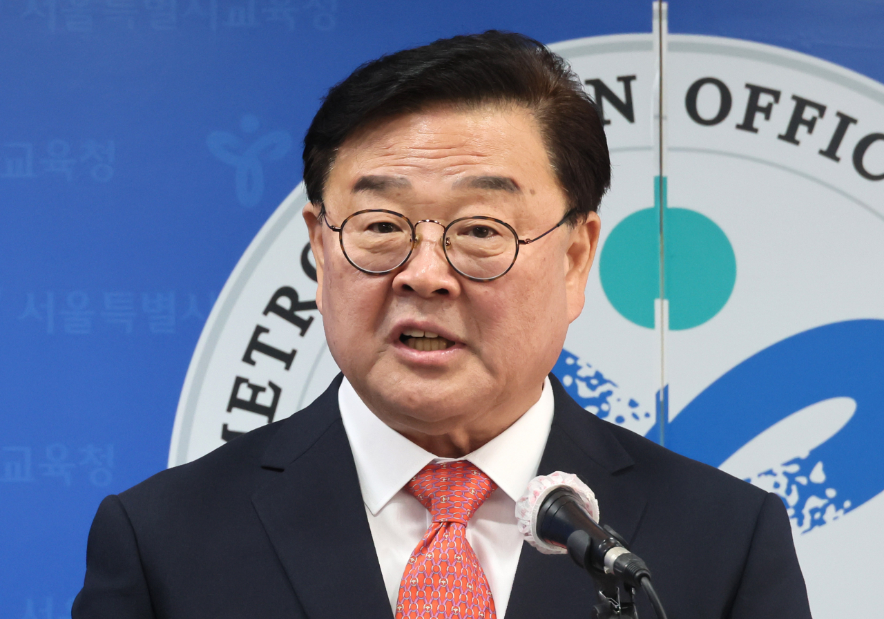 조전혁 서울시교육감 후보가 10일 서울 종로구 서울시교육청에서 열린 기자회견에서 정견을 발표하고 있다. [연합]
