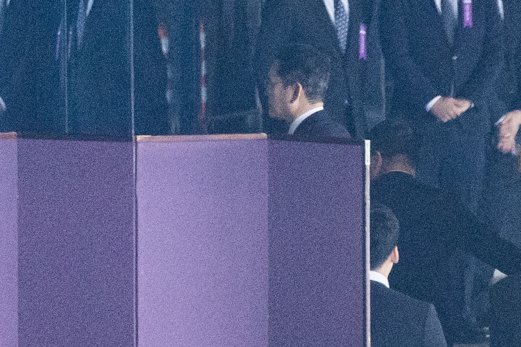 이재용 삼성전자 회장이 13일 오후 서울 광진구 그랜드워커힐호텔 비스타홀에서 열리는 최태원 SK그룹 회장과 노소영 아트센터 나비 관장의 차녀 민정씨 결혼식에 참석하고 있다. [연합]