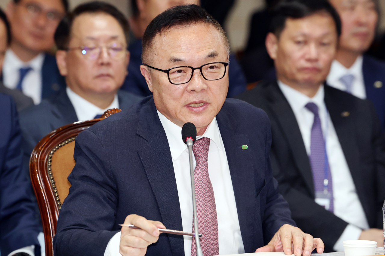황주호 한국수력원자력 사장이 14일 오전 전남 나주 한국전력공사 본사에서 열린 산업통산자원중소벤처기업위원회 국정감사에서 질의에 답하고 있다. [연합]
