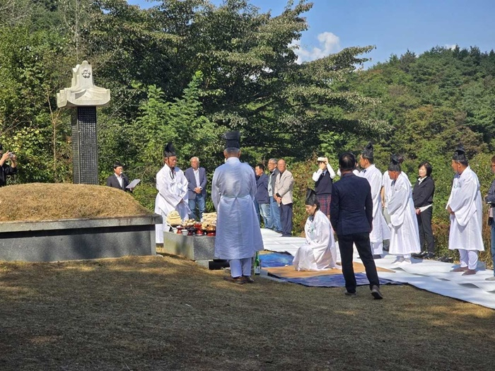 조선 박세영 선생 추모제가 11일 순천시 주암면 선영 묘소에서 열리고 있다. [순천시 제공]