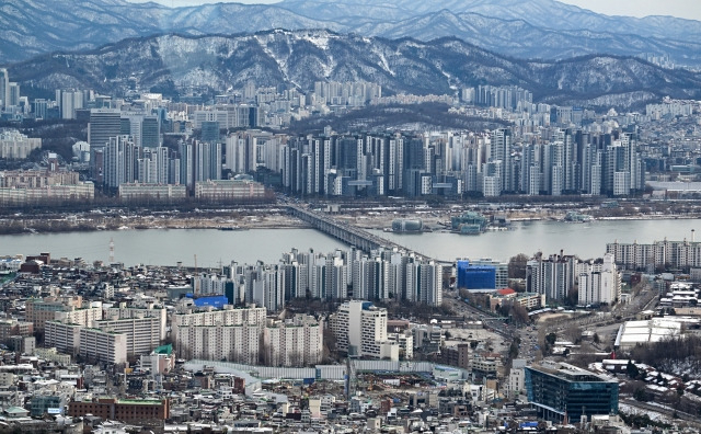 서울 용산구 및 서초구 아파트 단지 모습. [임세준 기자]