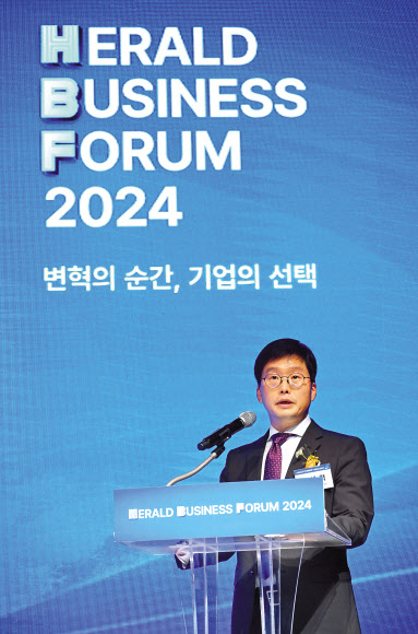 박세혁 모셔널 최고전략책임자가 헤럴드 기업포럼 2024에서 ‘자율주행 기술: 스마트하고 안전하며 지속 가능한 모빌리티’를 주제로 강연을 하고 있다. 이상섭 기자