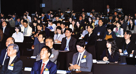 15일 서울 중구 신라호텔 다이너스티홀에서 열린 ‘헤럴드 기업포럼 2024’에서 참석자들이 연설을 경청하고 있는 모습
