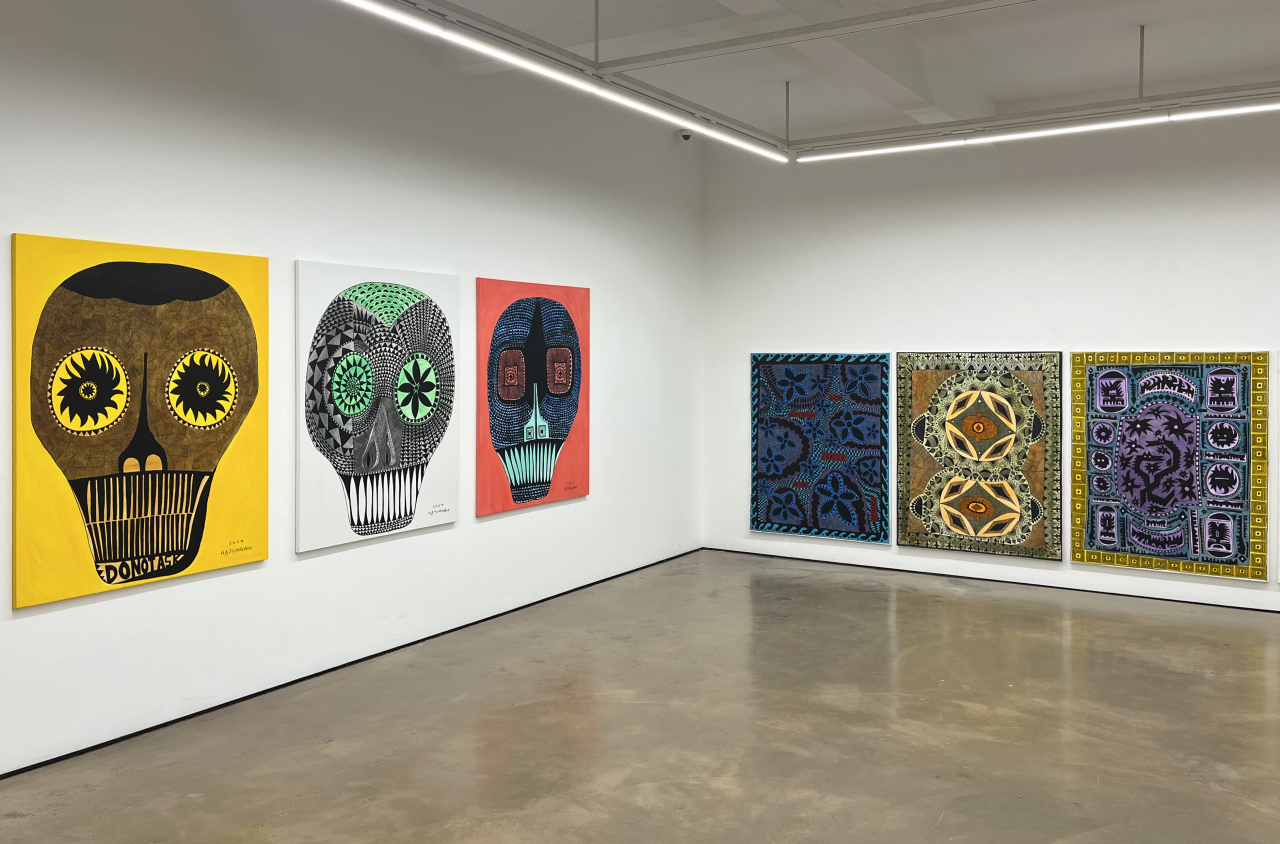 Installation view of "Never Tell Anybody Outside the Family" at Hakgojae Gallery in Seoul (Hakgojae Gallery)