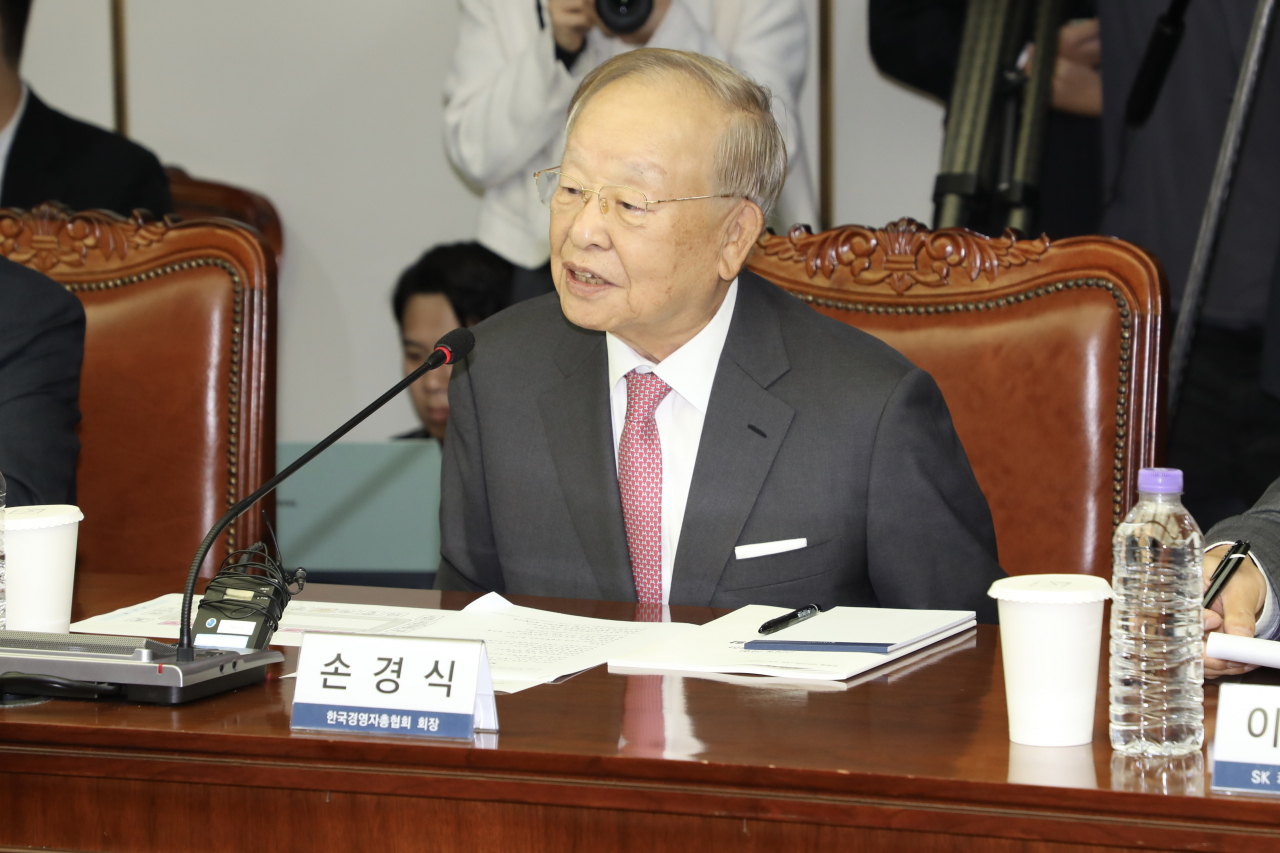 손경식 한국경영자총협회 회장이 21일 서울 경총회관에서 열린 한동훈 국민의힘 대표 초청 간담회에서 인사말을 하고 있다. [경총 제공]