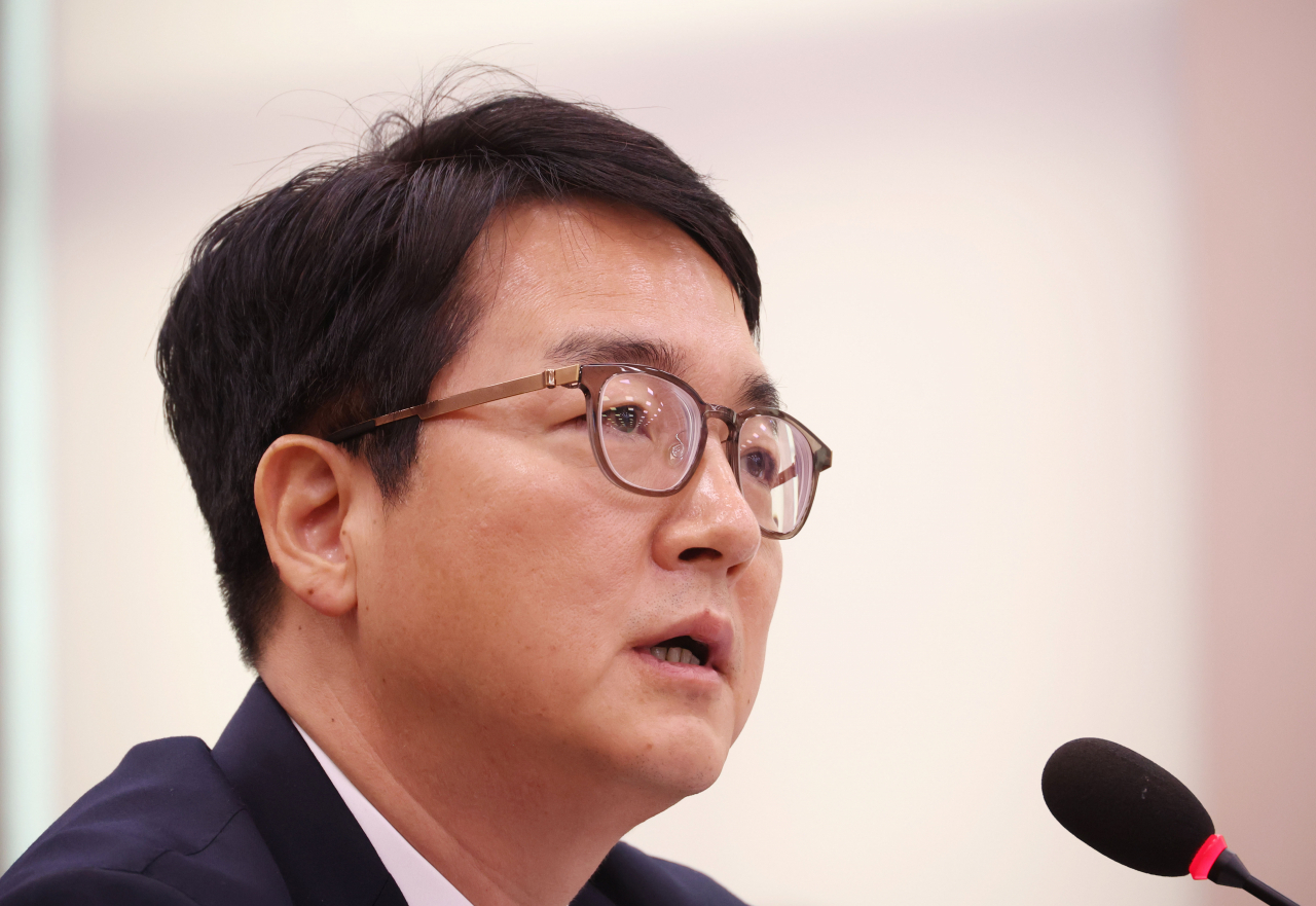 심우정 검찰총장이 21일 국회에서 열린 대검찰청 대상 국정감사에 출석, 의원 질의에 답하고 있다. [연합]