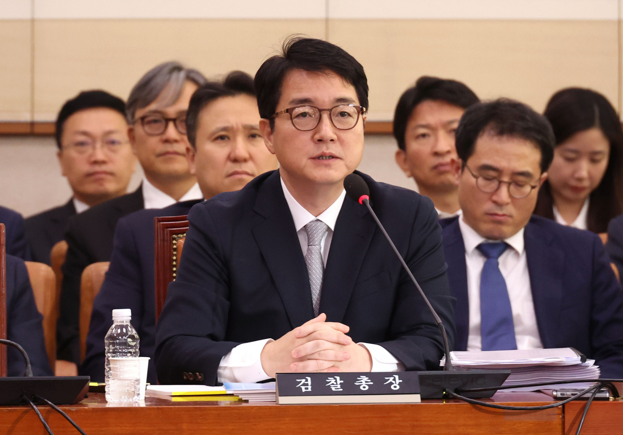 심우정 검찰총장이 21일 국회에서 열린 법제사법위원회의 대검찰청 대상 국정감사에 출석, 의원 질의에 답하고 있다. [연합]