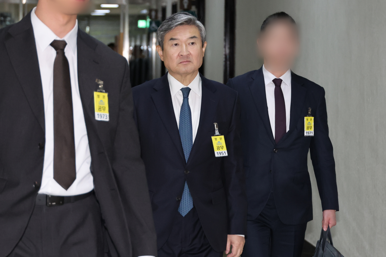 조태용 국가정보원장이 23일 오후 국회 정보위원회에서 열린 긴급 간담회에 참석하고 있다. [연합]