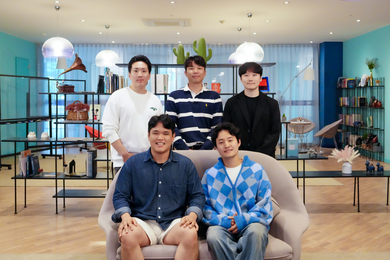 소형원전 원격 감시기술을 개발한 UNIST 연구진. 김하열(왼쪽 아랫줄 반시계 방향), 서준영, 정해권, 신우영, 전홍령 연구원.[UNIST 제공]