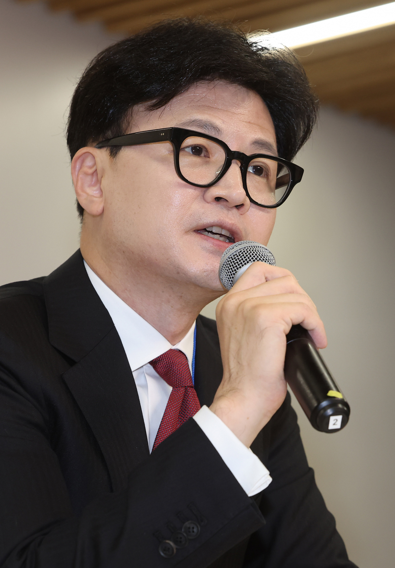 국민의힘 한동훈 대표가 27일 오후 서울 성동구 성수동 인근에서 열린 '역면접x국민의힘, 2030이 묻고 정당이 답하다' 행사에서 발언하고 있다. [연합]