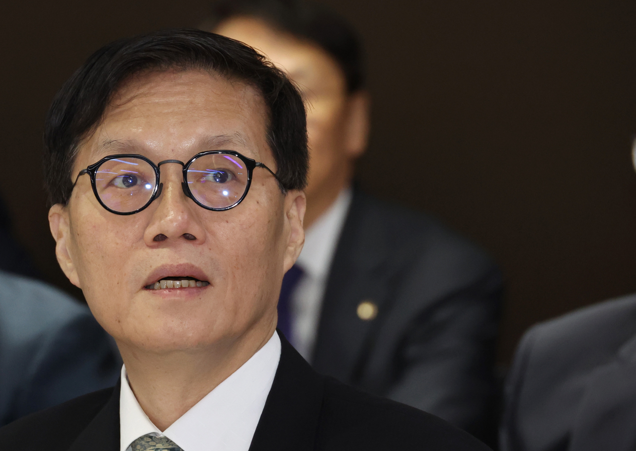 이창용 한국은행 총재가 14일 중구 한은 본점에서 열린 국회 기획재정위원회 국정감사에 출석, 시작을 기다리고 있다. [연합]