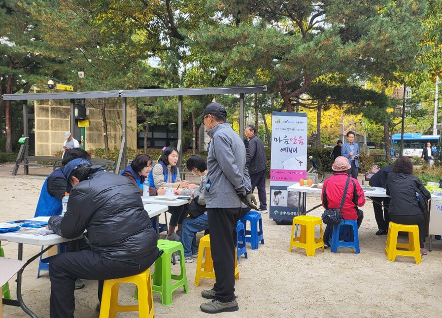 지난 28일 서울 강북구가 3대 종교기관과 함께 개최한 ‘생명존중 생명사랑 캠페인’ 현장 [강북구 제공]