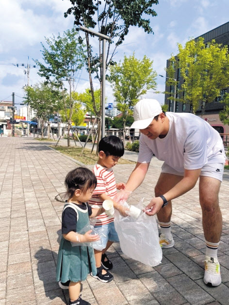 동아쏘시오홀딩스, 직원과 ‘줍깅 캠페인’