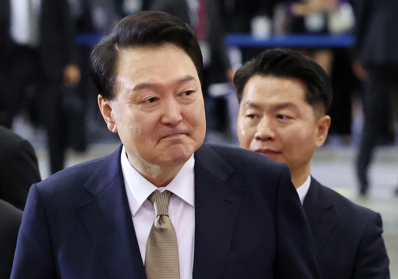 윤석열 대통령이 31일 경기도 고양시 킨텍스에서 열린 '2024 대한민국 소상공인대회 개막식'에 입장하고 있다. [연합]