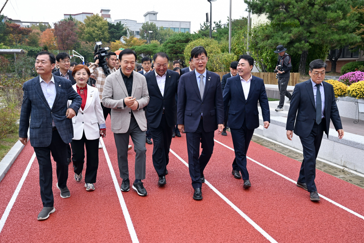 이민근 안산시장의 묘안…국내 유일 미래형 학교 운동장 등장