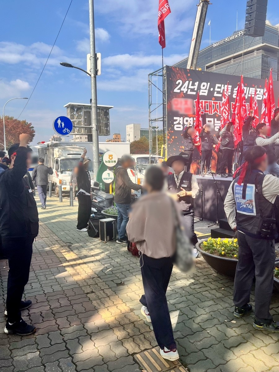 “아내와 아이들 눈치보여요”…‘무임금’ 파업, 속타는 ‘생계형’ 근로자들 [비즈360]