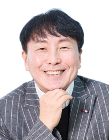 서울시는 투자·출연기관인 서울경제진흥원(SBA)의 김현우 대표이사(사진)를 정관에 따라 연임 결정했다.[서울경제진흥원 제공]