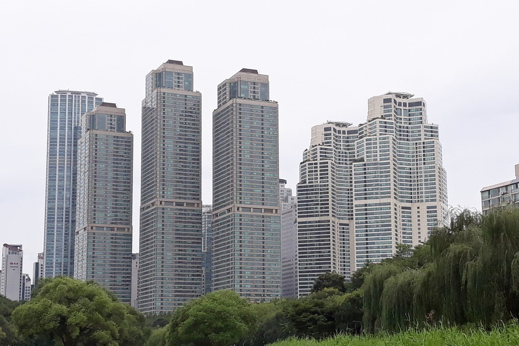 “아파트, 아파트~” 강남 아파트는 영원히 '불패'일까  [북적book적]