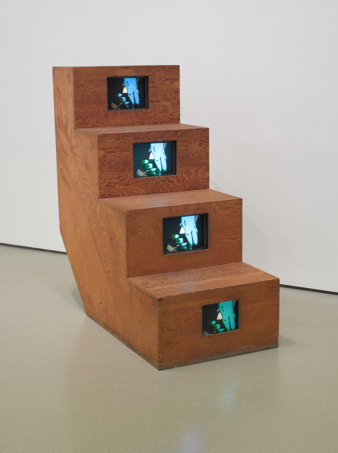 쿠보타 시게코, 뒤샹피아나: 계단을 내려오는 나부(裸婦)’, 1976(2019년 재제작).