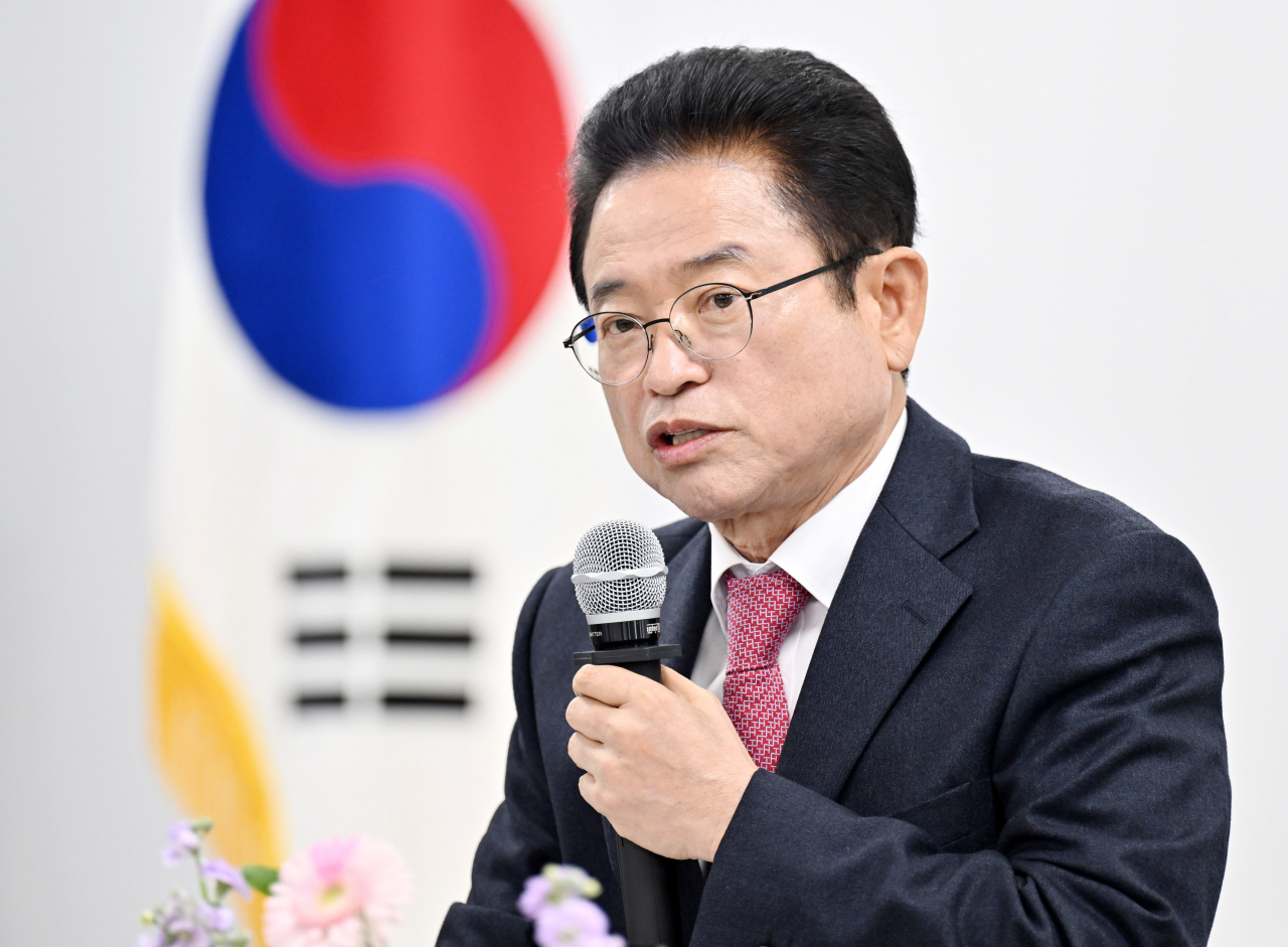 이철우 경북지사가 지난 11일 예천박물관에서 열린 경북도 시군의회의장협의회에 참석해 대구경북 행정통합의 필요성에 대해 설명하고 있다.[경북도 제공]