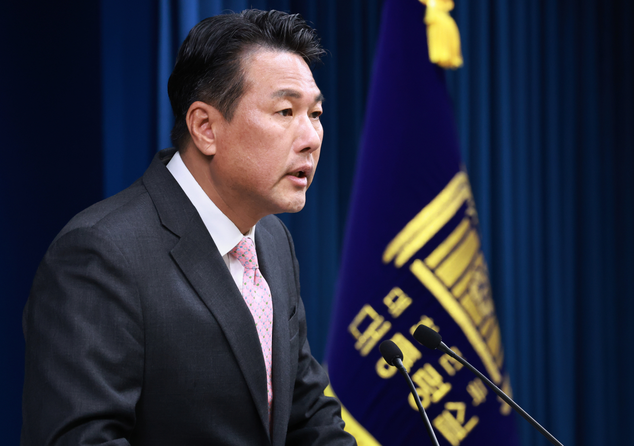 김태효 국가안보실 1차장이 12일 서울 용산 대통령실 청사에서 윤석열 대통령의 아시아태평양경제협력체(APEC), 주요 20개국(G20) 정상회의 참석 브리핑을 하고 있다. [연합]
