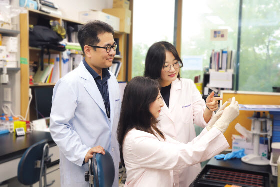 한국생명공학연구원의 이무승(왼쪽부터)·손예슬·손미영 박사 [한국생명공학연구원 제공]