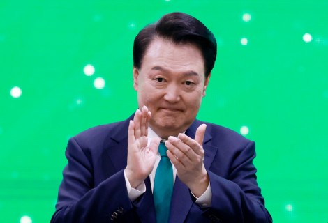 Why Yoon golfing is so controversial