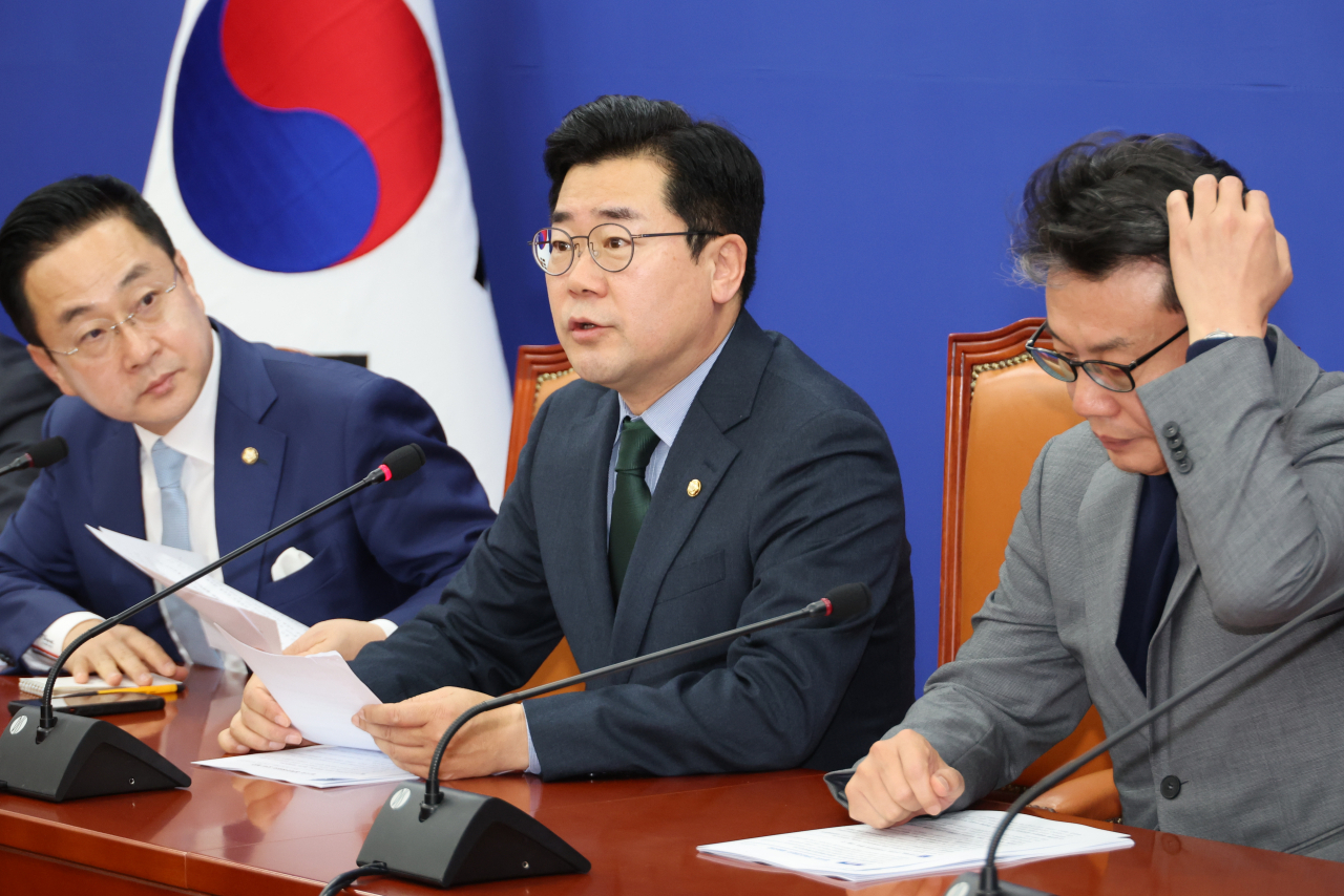 박찬대 더불어민주당 원내대표가 14일 오전 서울 여의도 국회에서 열린 정책조정회의에서 발언하고 있다. [연합]