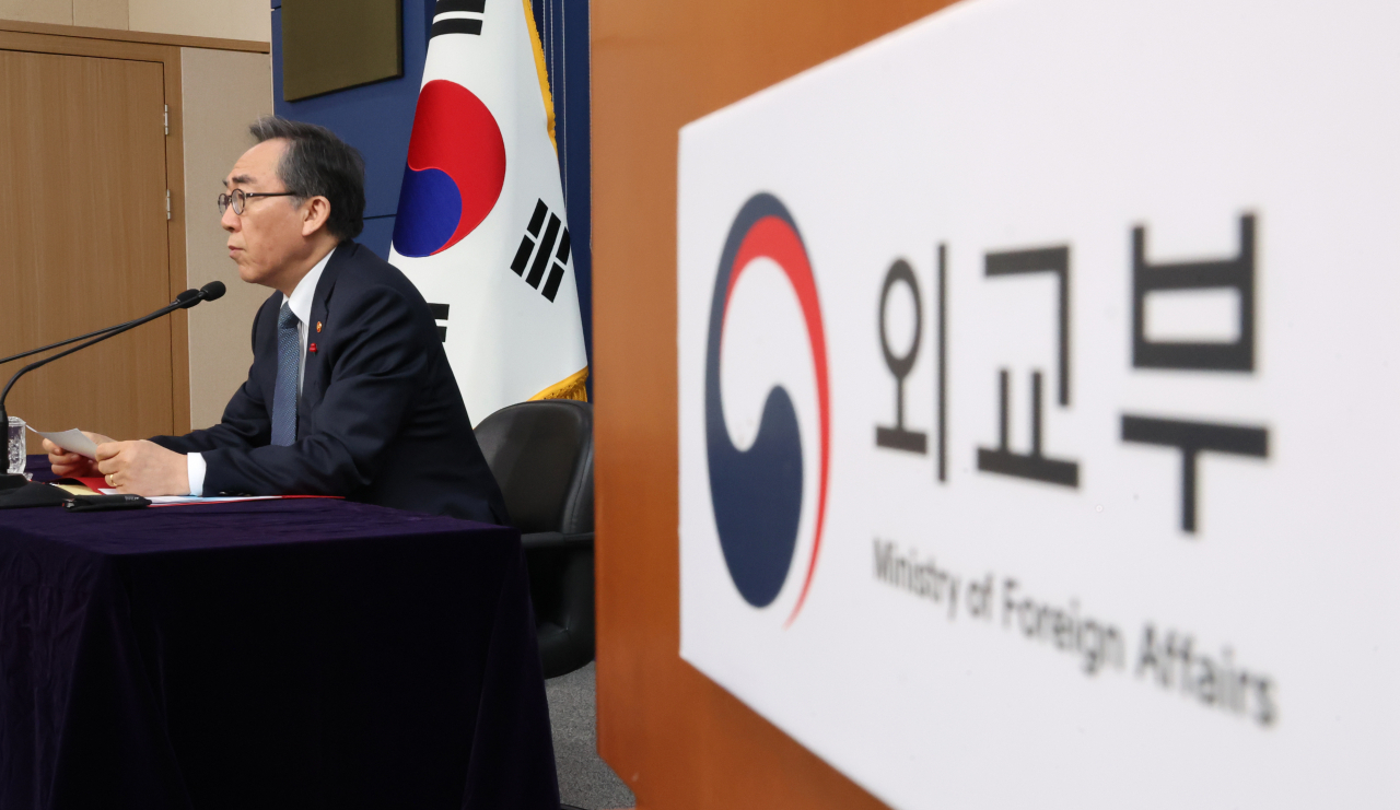Foreign Minister Cho Tae-yul outlines a diplomatic roadmap under Acting President Han Duck-soo’s leadership during a press briefing at the Foreign Ministry headquarters in Seoul on Sunday, a day after the National Assembly voted to impeach President Yoon Suk Yeol following his abrupt declaration of martial law. (Yonhap)