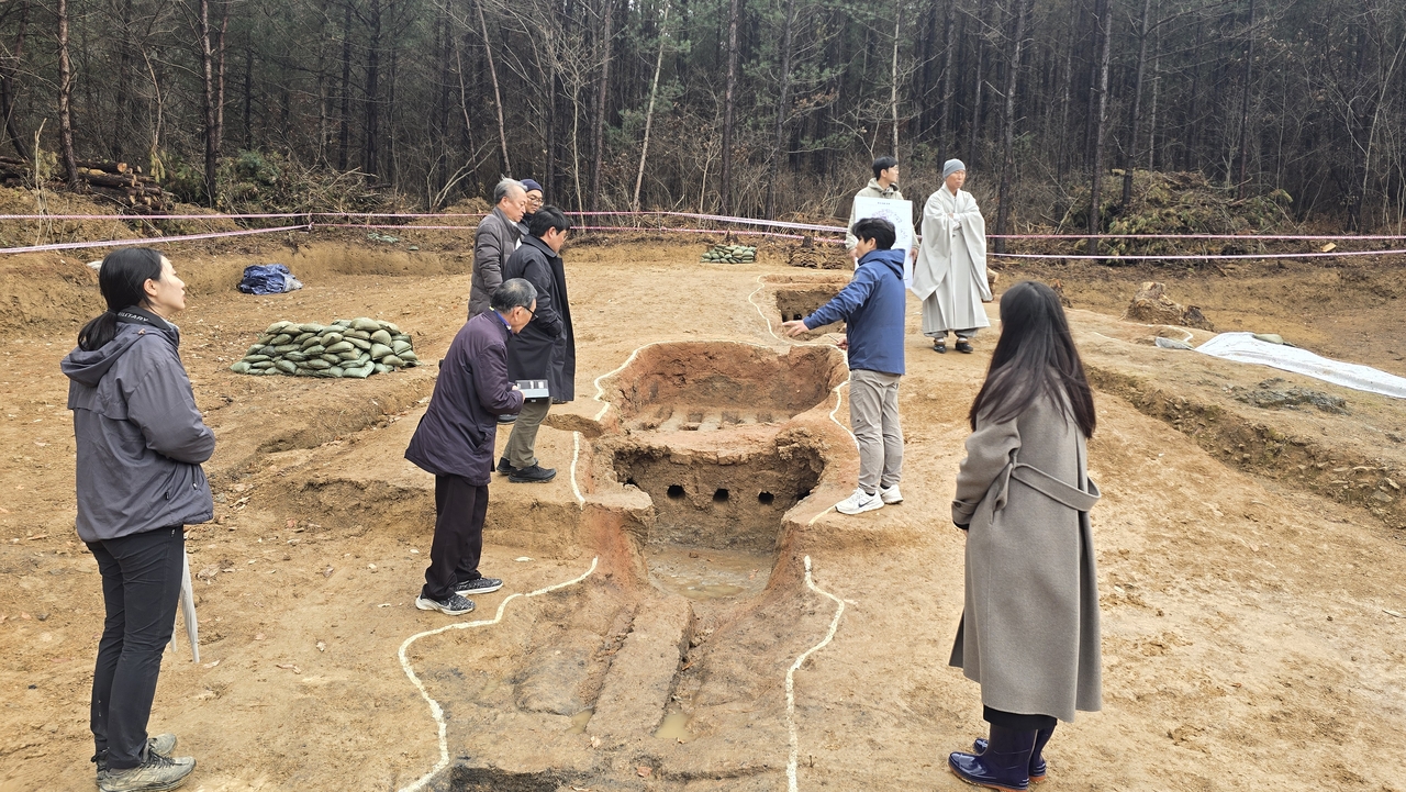 군위군 인각사지 가마터 2차 발굴조사 현장.[군위군 제공]