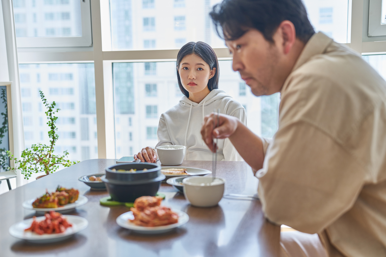 “자녀에 아파트 증여세 3.3억…헐값에 팔면 10분의1로 뚝↓” 저가양도로 세금 대폭 줄일 수[이세상]