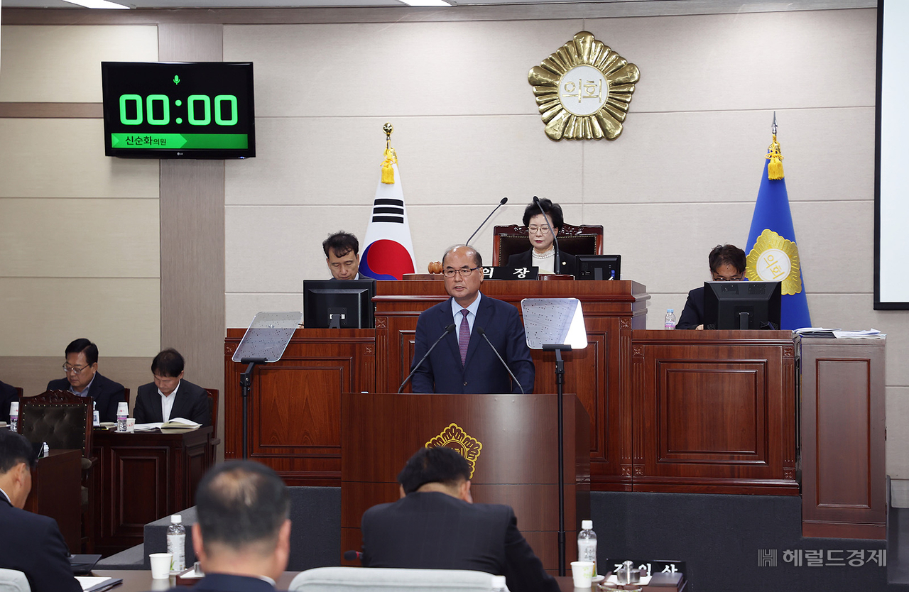 강영석 상주시장이 내년도 시정연설을 하고 있다(상주시 제공)