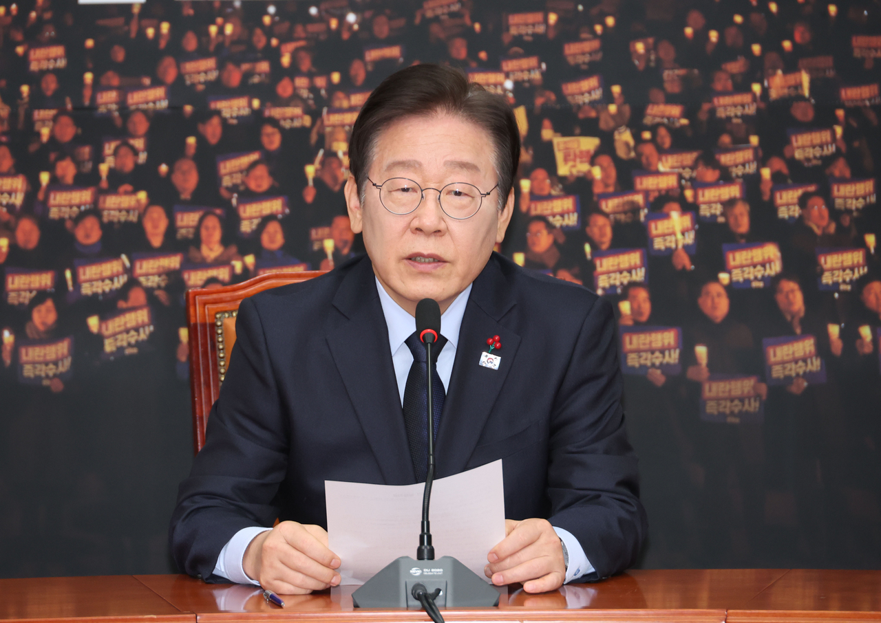 이재명 더불어민주당 대표가 8일 오후 서울 여의도 국회에서 기자간담회를 열어 한덕수 국무총리와 국민의힘 한동훈 대표의 대국민 공동 담화와 관련해 입장을 밝히고 있다. [연합]