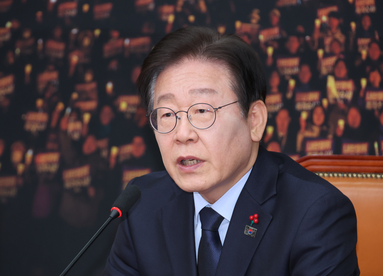 이재명 더불어민주당 대표가 8일 오후 서울 여의도 국회에서 긴급 기자회견을 하고 있다. [연합]