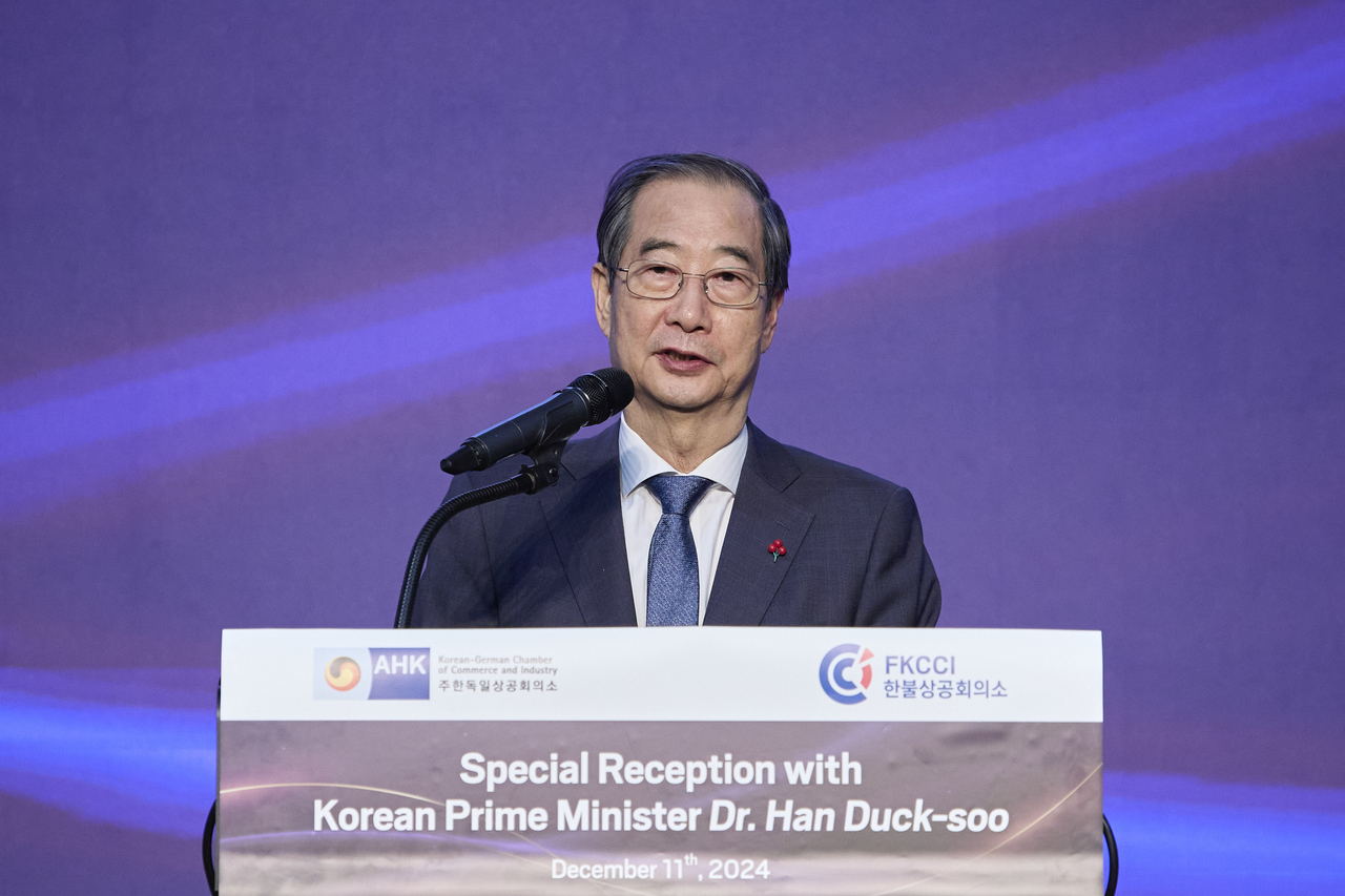 한덕수 국무총리가 지난 11일 주한독일상공회의소와 한불상공회의소가 서울 중구 반얀트리 호텔에서 개최한 특별 간담회에서 기조연설을 하고 있다. [주한독일상공회의소 제공]