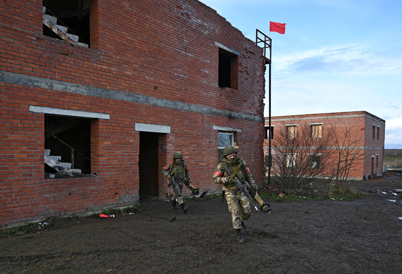 Russian soldiers undergo combat training in Krasnodar region