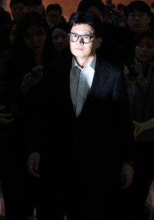 [헤럴드pic] 비상의원총회에 참석하는 한동훈 대표