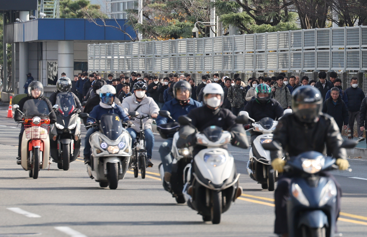 2시간 일찍 퇴근하는 현대차 근로자들