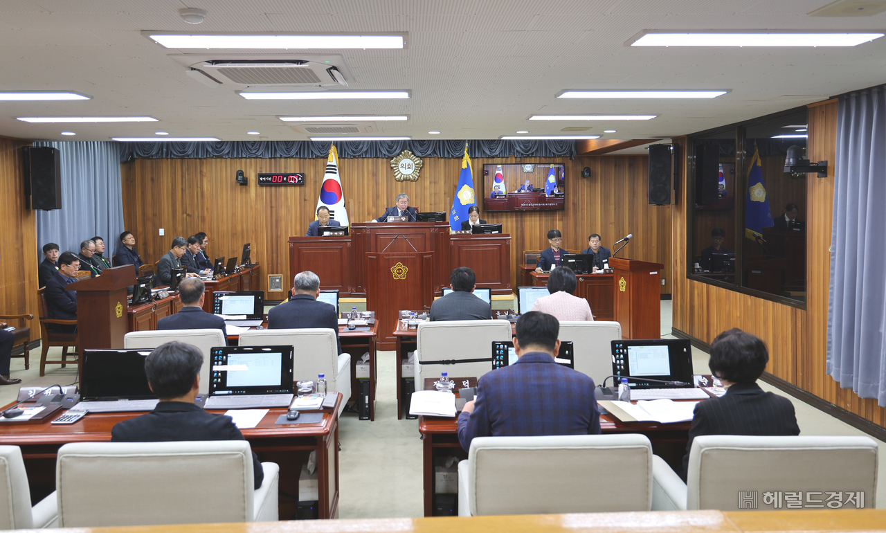울진군의회가 18일부터 3일간 임시회에  돌입했다(울진군 제공)