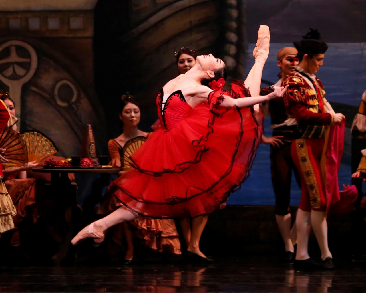 Kang Mi-sun performs in “Don Quixote.” (Universal Ballet)