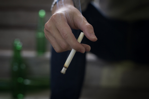 電子タバコ増えながら喫煙率↑…飲酒・肥満率も高まった