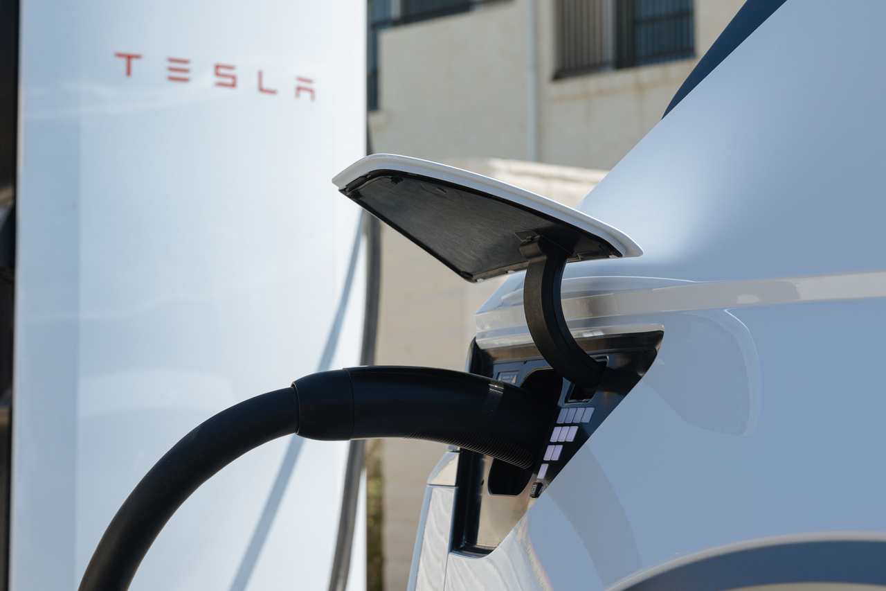 A North American Charging Standard-equipped 2025 Hyundai Ioniq 5 is connected to a Tesla Supercharger in Buellton, California, on Aug. 26, 2024. (Hyundai Motor America)