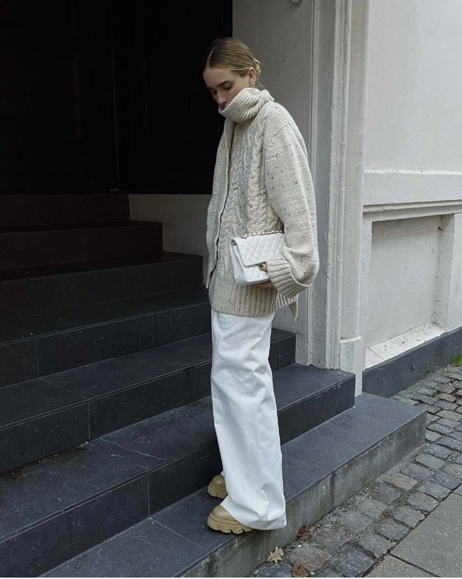 Fashion influencer Pernille Teisbaek wearing scarf knit (Pernille Teisbaek's Instagram account)